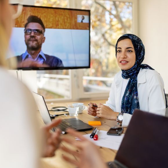 ¿Cómo proteger los dispositivos sin perjudicar la productividad del trabajo híbrido?
